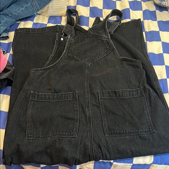 Women’s Universal Thread Black Denim Overalls - Picture 3 of 6